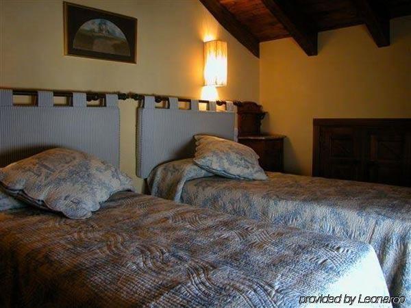 Hotel Restaurante Dona Anita Рекена Стая снимка