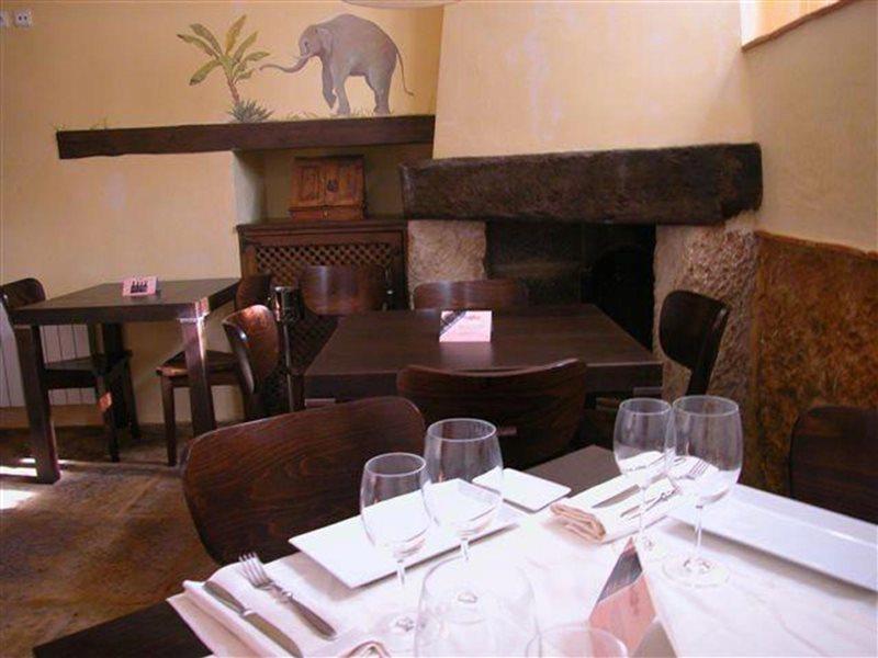 Hotel Restaurante Dona Anita Рекена Ресторант снимка