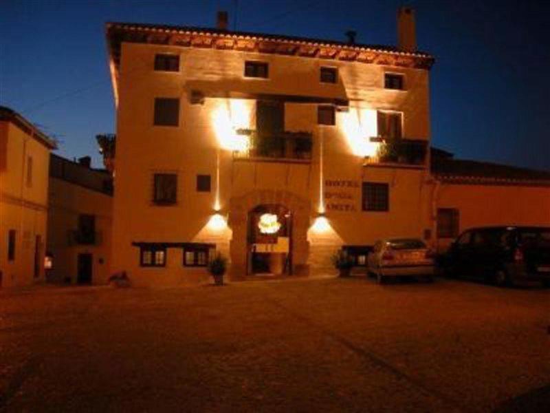 Hotel Restaurante Dona Anita Рекена Екстериор снимка