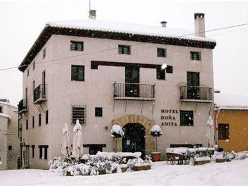Hotel Restaurante Dona Anita Рекена Екстериор снимка