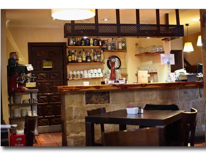 Hotel Restaurante Dona Anita Рекена Екстериор снимка