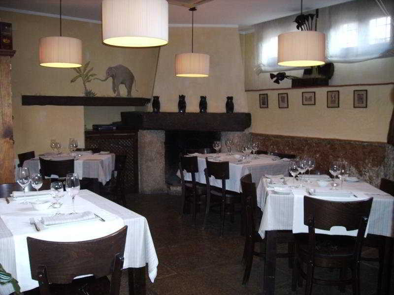Hotel Restaurante Dona Anita Рекена Екстериор снимка