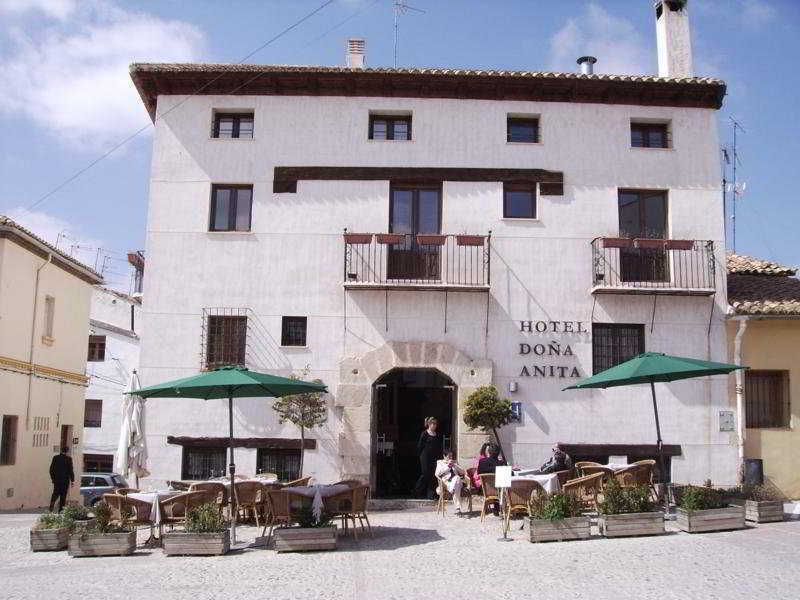Hotel Restaurante Dona Anita Рекена Екстериор снимка